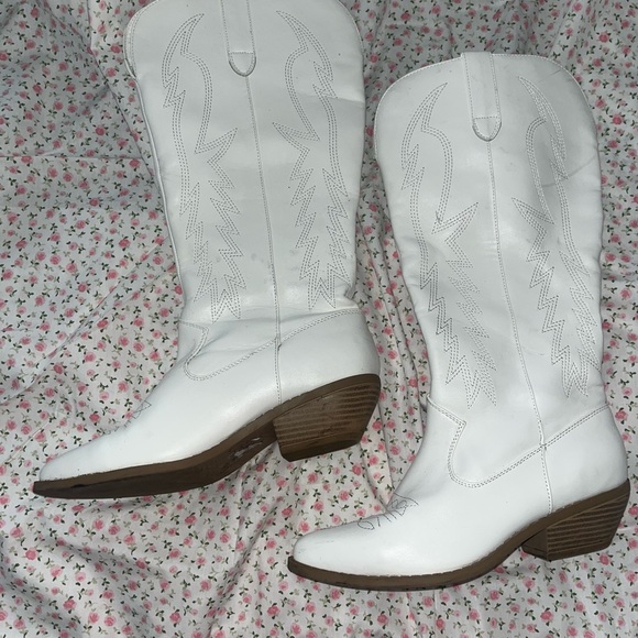 Soda White Western Ankle Boots - Picture 1 of 4